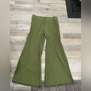 Wide leg pants